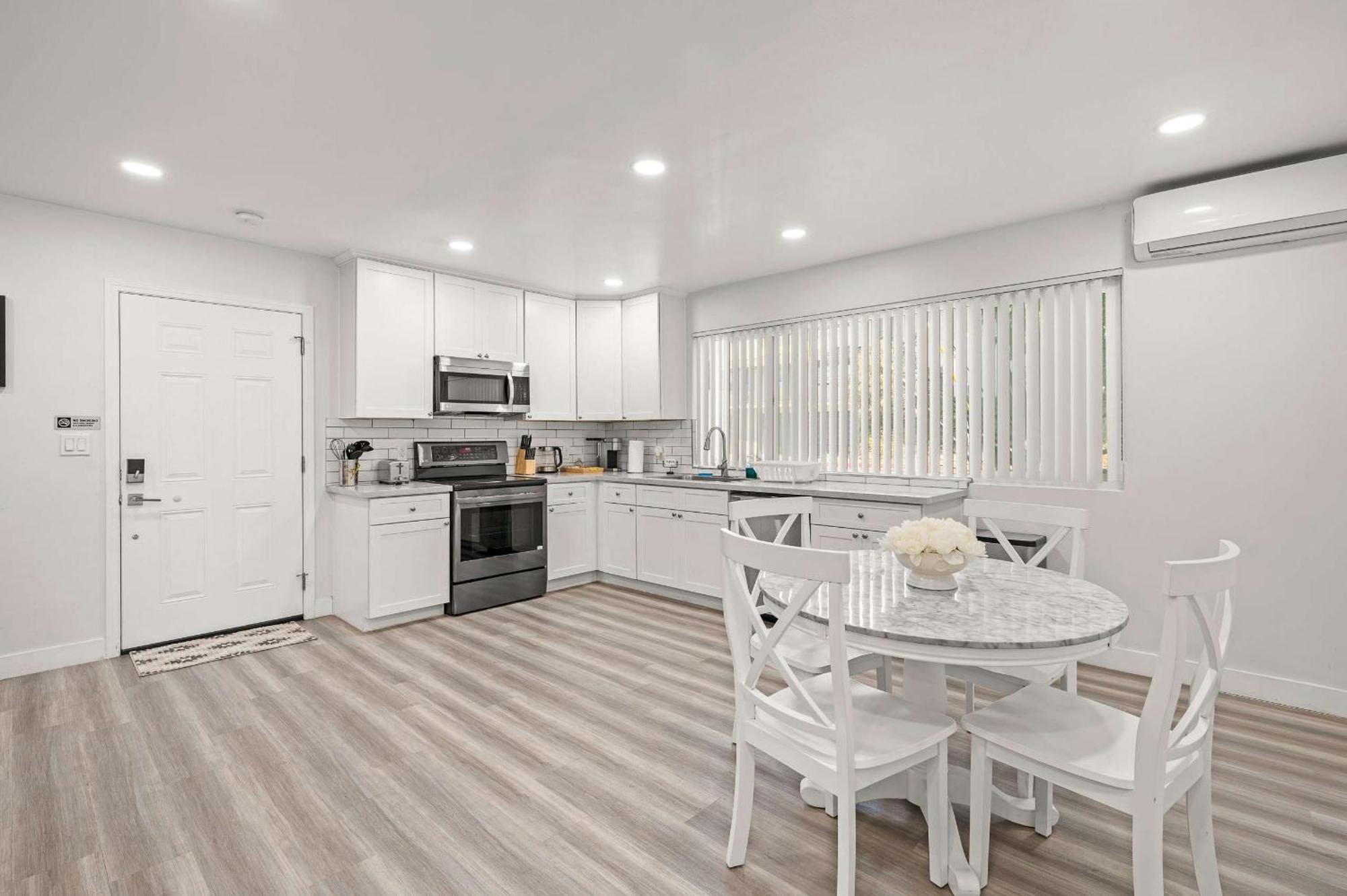 New Renovated 2B2B Apt Self Checkin Free Parking 1 Pasadena Exteriör bild