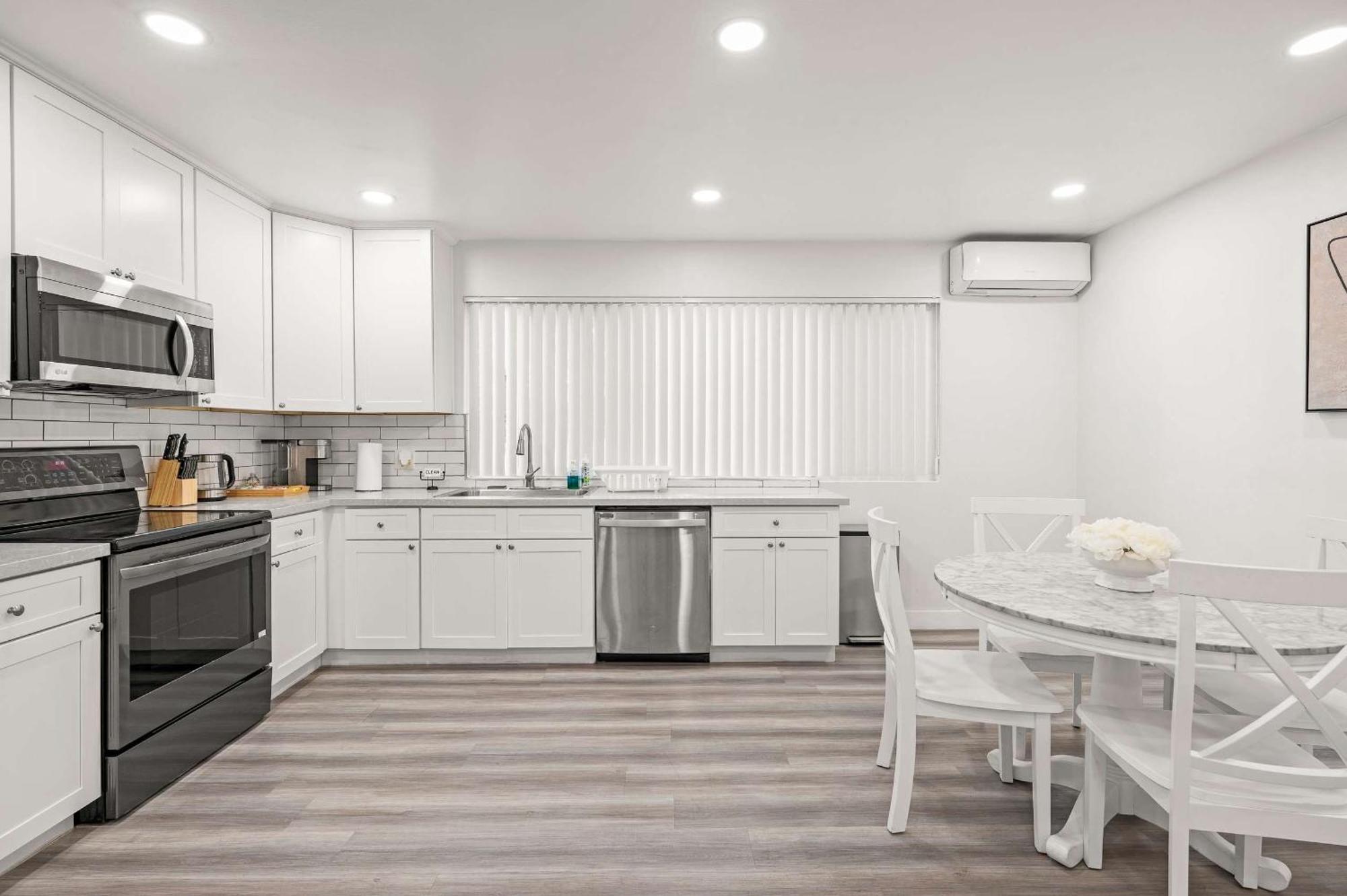 New Renovated 2B2B Apt Self Checkin Free Parking 1 Pasadena Exteriör bild